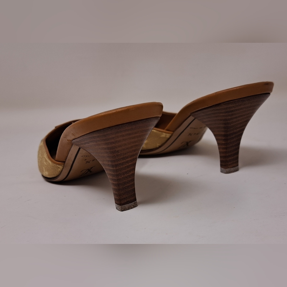 Louis Vuitton Women's Squared Toe Monogram Brown Pumps Authentic 34.5 IT/ 4.5 US - Picture 5 of 10